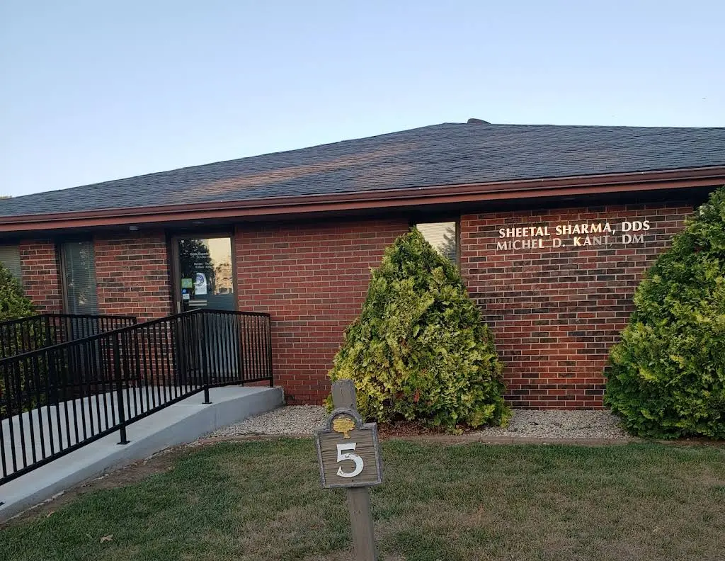 Smile Experts Dental - Professional dental clinic exterior with modern facilities