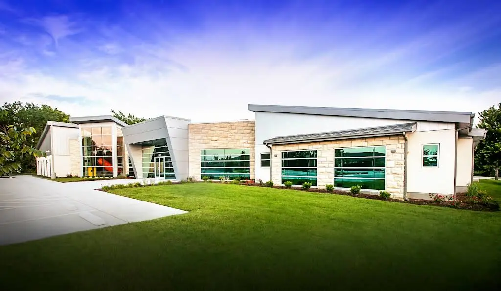 Oread Orthodontics - Professional dental clinic exterior with modern facilities