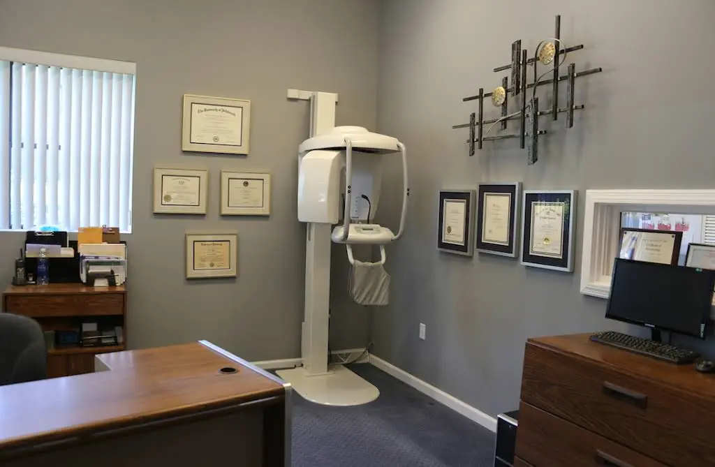 Mangieri Dental - Professional dental clinic exterior with modern facilities