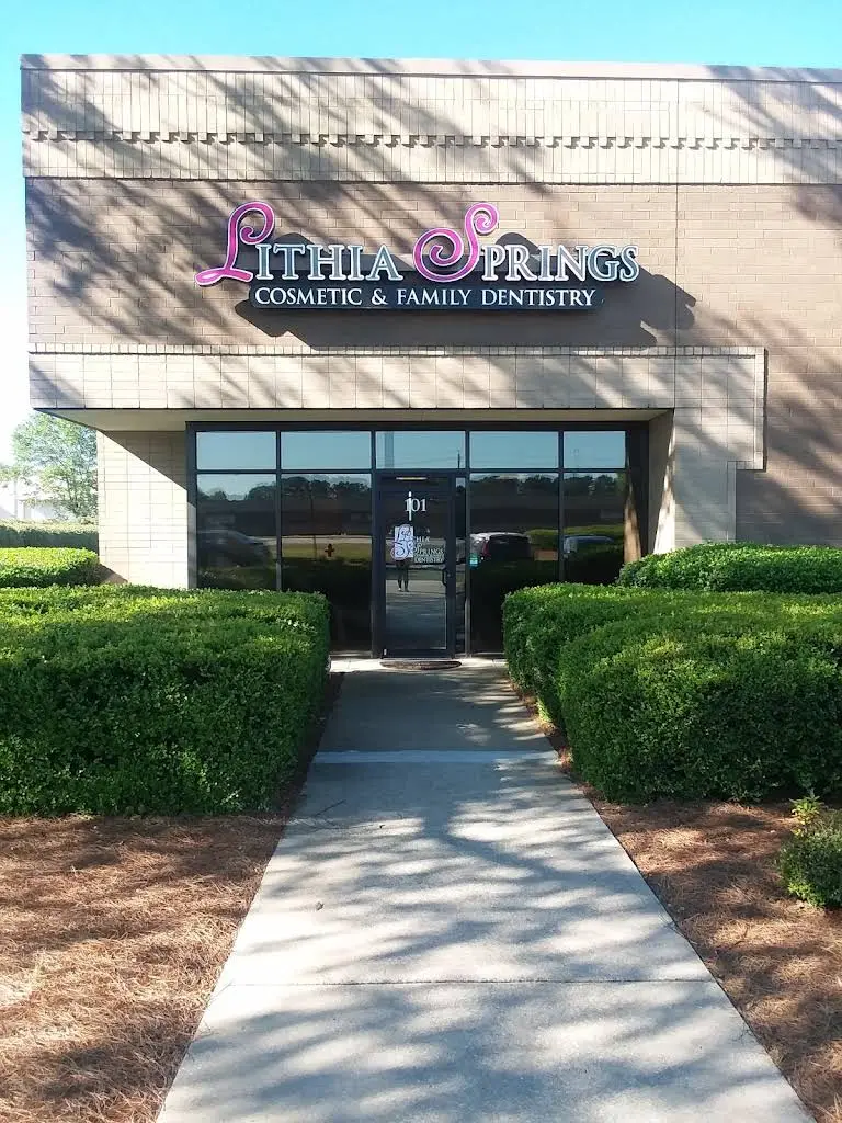 Lithia Springs Cosmetic & Family Dentistry - Professional dental clinic exterior with modern facilities