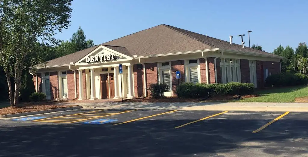 Classic Smiles Dentistry - Professional dental clinic exterior with modern facilities