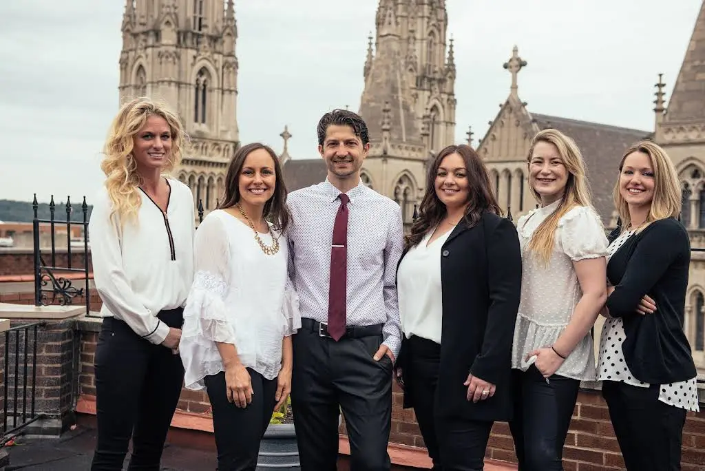 Oakland Aesthetic Dentistry - Professional dental clinic exterior with modern facilities