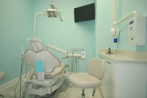 McLean Dental Center - Professional dental clinic exterior with modern facilities