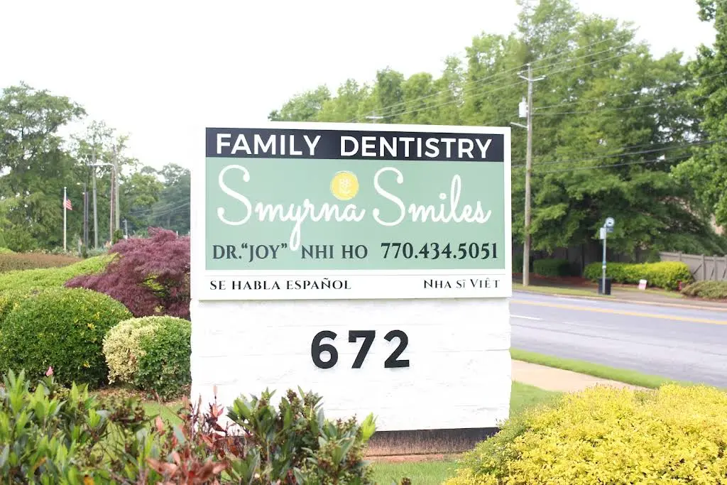 Smyrna Smiles Family Dentistry - Professional dental clinic exterior with modern facilities