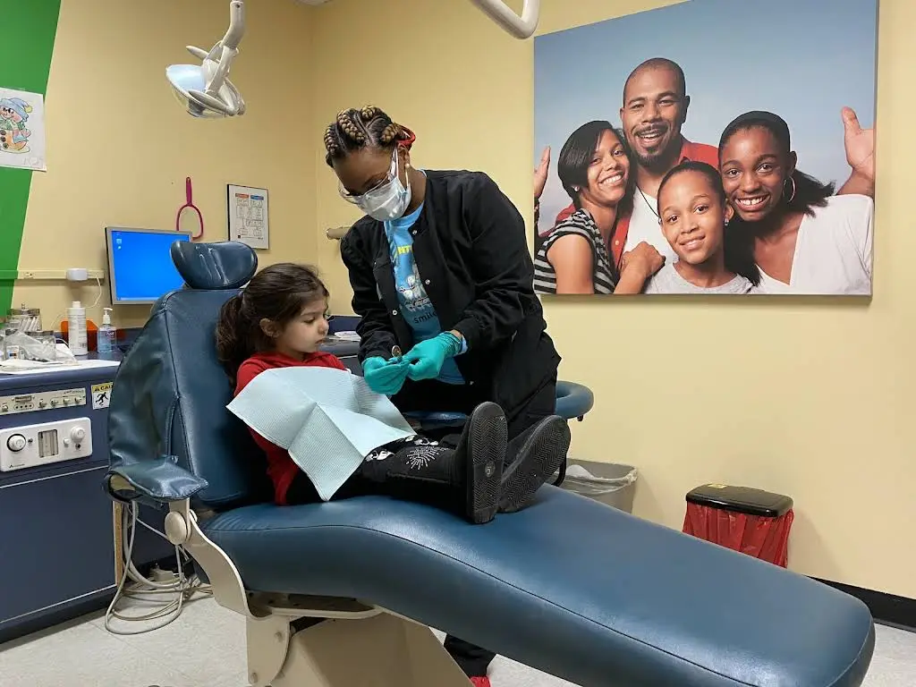 Franklin Dental & Braces - Professional dental clinic exterior with modern facilities