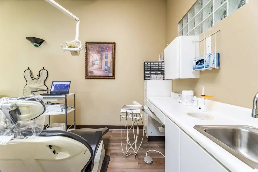 Atlanta Family Dentistry - Professional dental clinic exterior with modern facilities