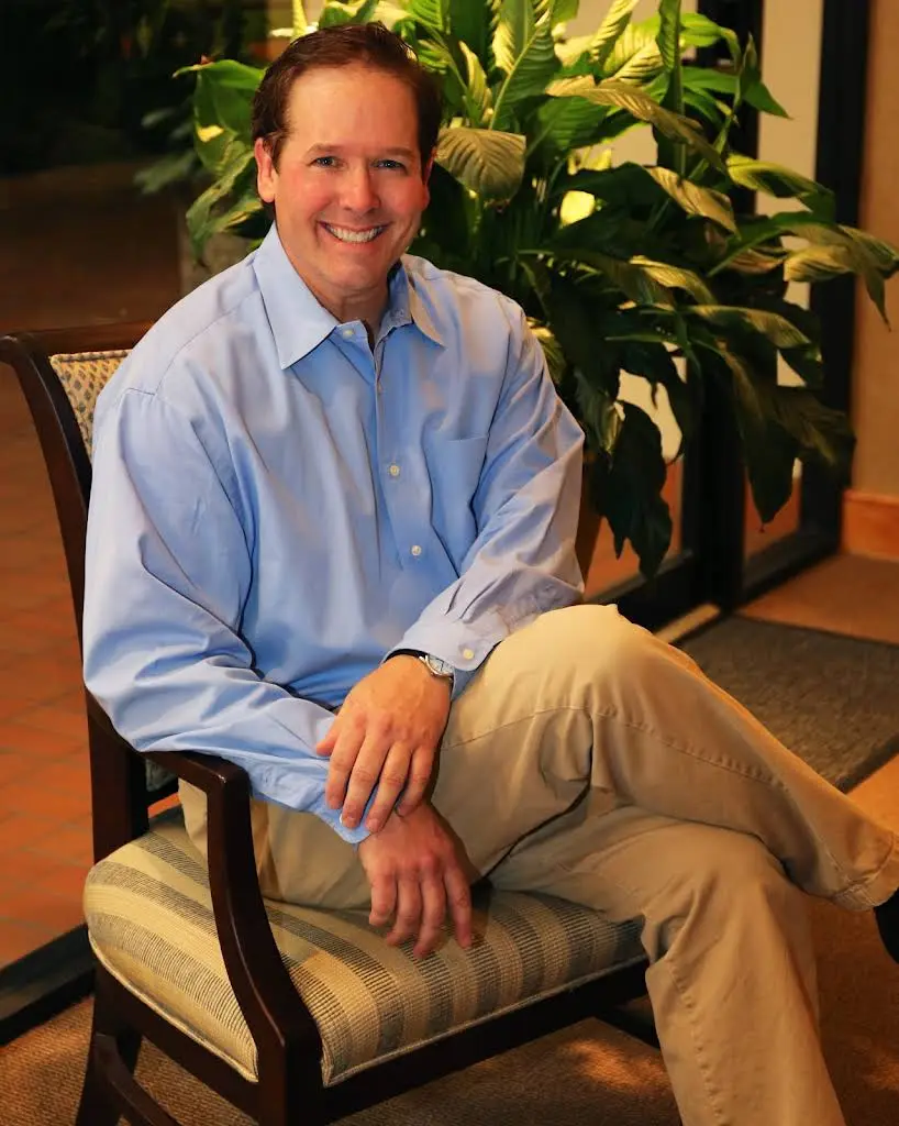 Smiles in Buckhead - Professional dental clinic exterior with modern facilities