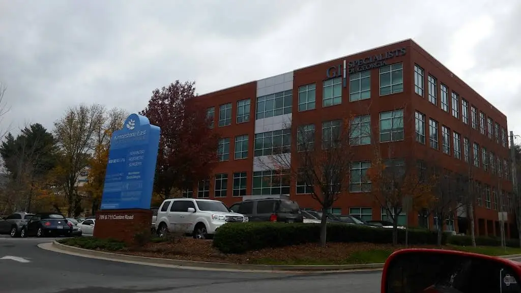 Kennestone Dental Designs - Professional dental clinic exterior with modern facilities