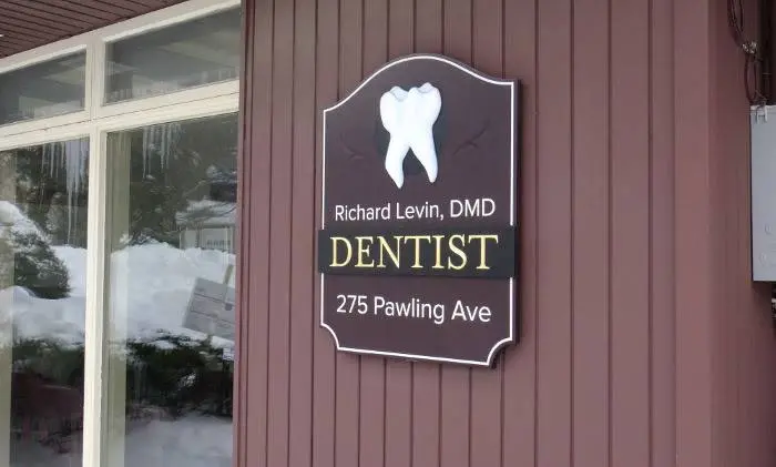 Richard Levin DMD - Professional dental clinic exterior with modern facilities