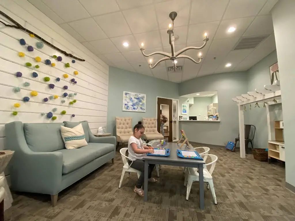 Parkside Pediatric Dentistry - Professional dental clinic exterior with modern facilities