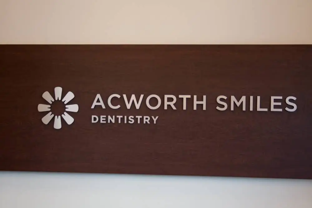 Acworth Smiles Dentistry - Professional dental clinic exterior with modern facilities