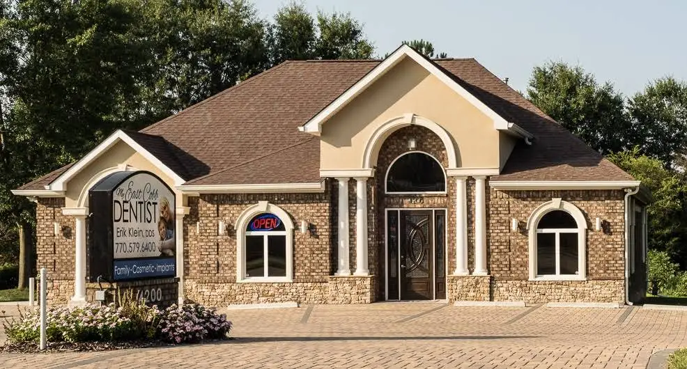My East Cobb Dentist - Professional dental clinic exterior with modern facilities