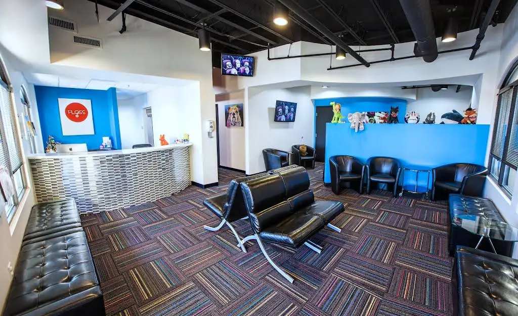 Floss Dentistry for Children and Adolescents - Professional dental clinic exterior with modern facilities