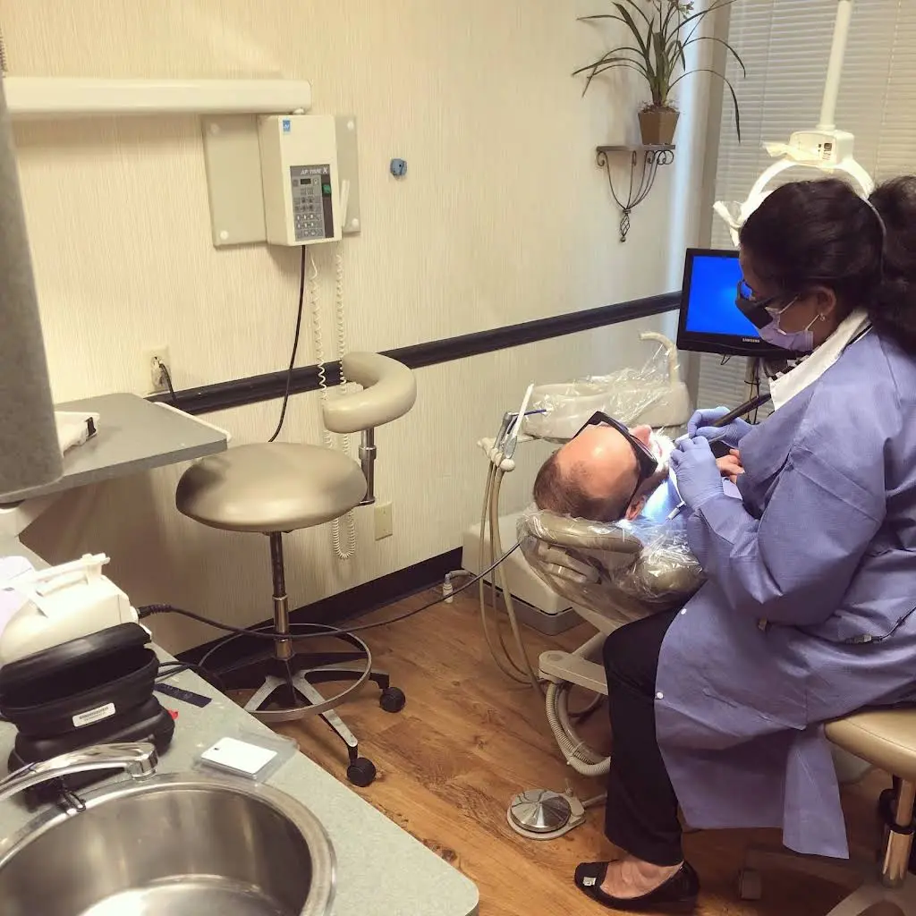 Downtown Atlanta Dentistry - Professional dental clinic exterior with modern facilities