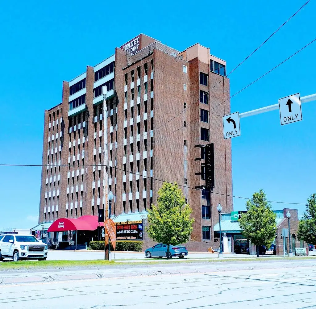 Elite Dentistry of Monroeville - Professional dental clinic exterior with modern facilities