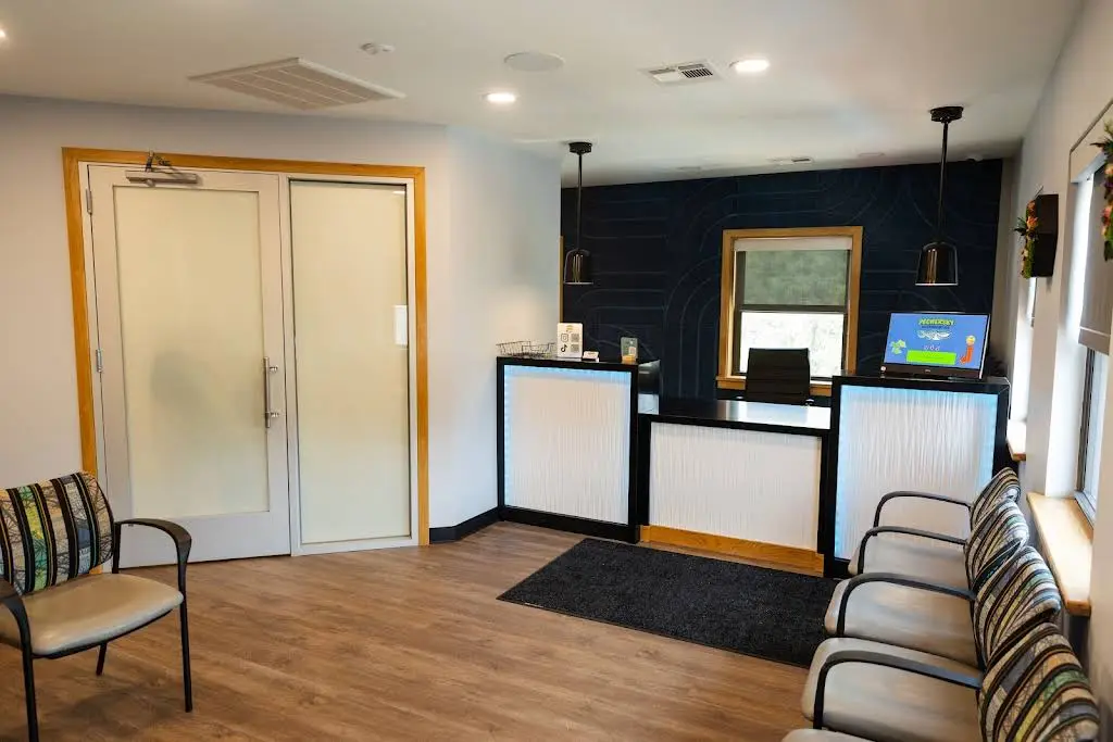 Pechersky Orthodontics - Professional dental clinic exterior with modern facilities