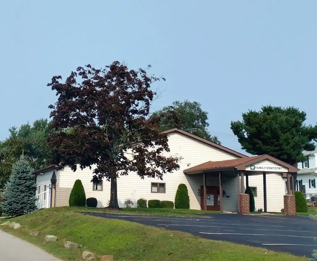 Josh Waskowitz, DMD - Professional dental clinic exterior with modern facilities