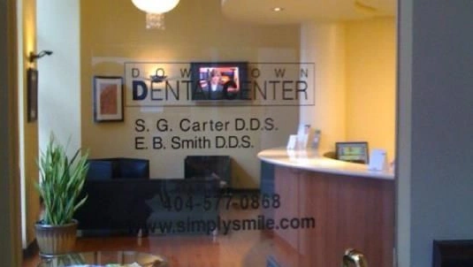 Downtown Dental Center - Professional dental clinic exterior with modern facilities