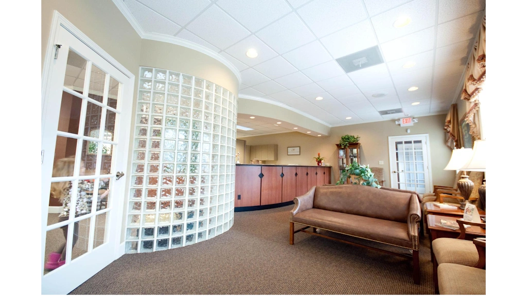 Hester Dental - Bruce A. Hester DMD - Professional dental clinic exterior with modern facilities