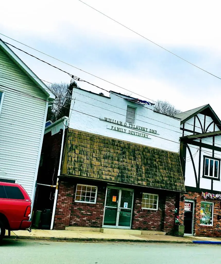 Tylavsky Dentistry - Professional dental clinic exterior with modern facilities