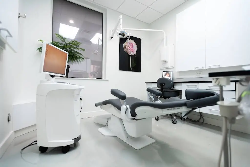 Goldstein Dental Center - Professional dental clinic exterior with modern facilities