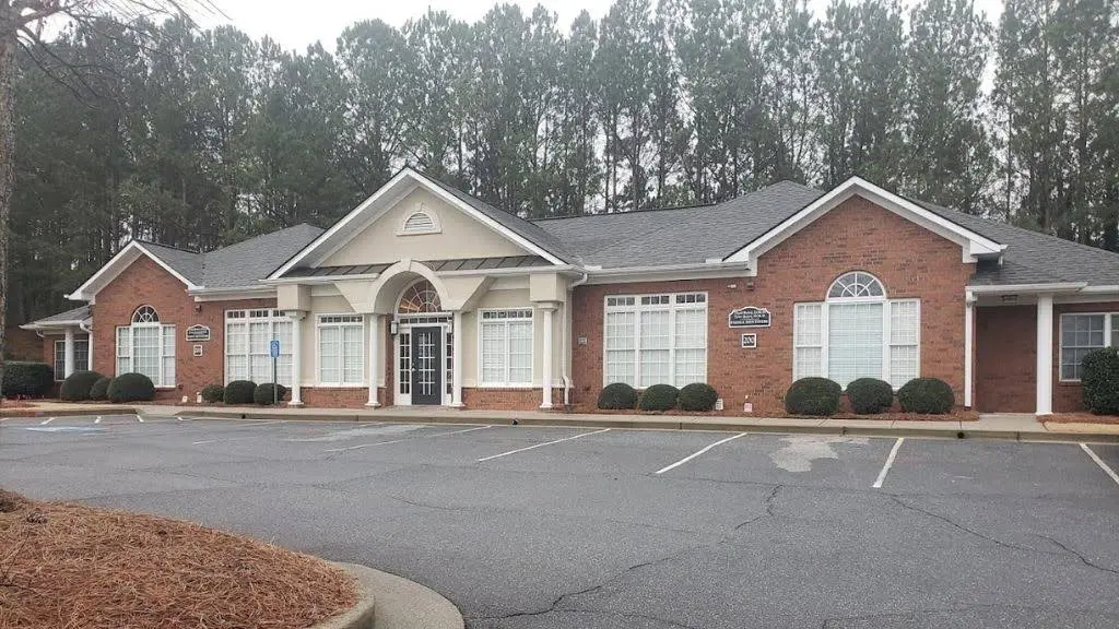 Baird & Baird Family Dentistry - Professional dental clinic exterior with modern facilities