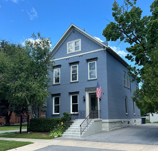 Alfred W. Hollis, D.D.S., PLLC - Professional dental clinic exterior with modern facilities