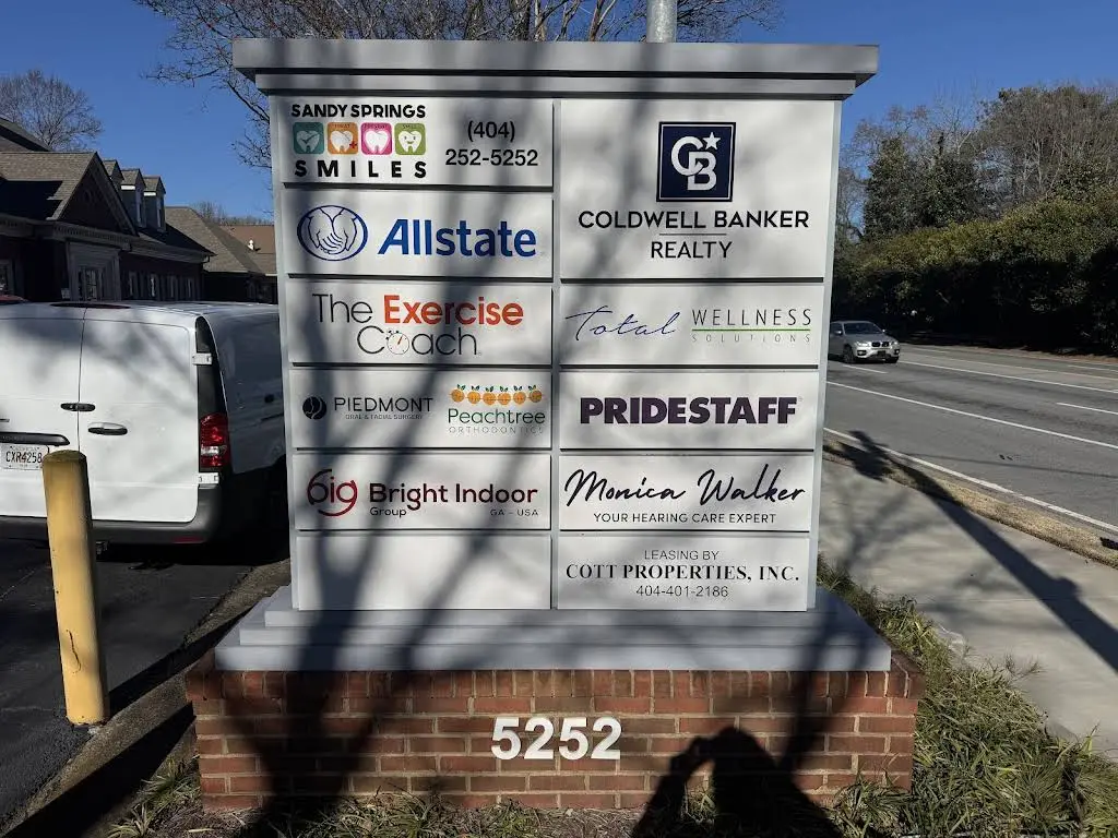 Sandy Springs Smiles - Professional dental clinic exterior with modern facilities
