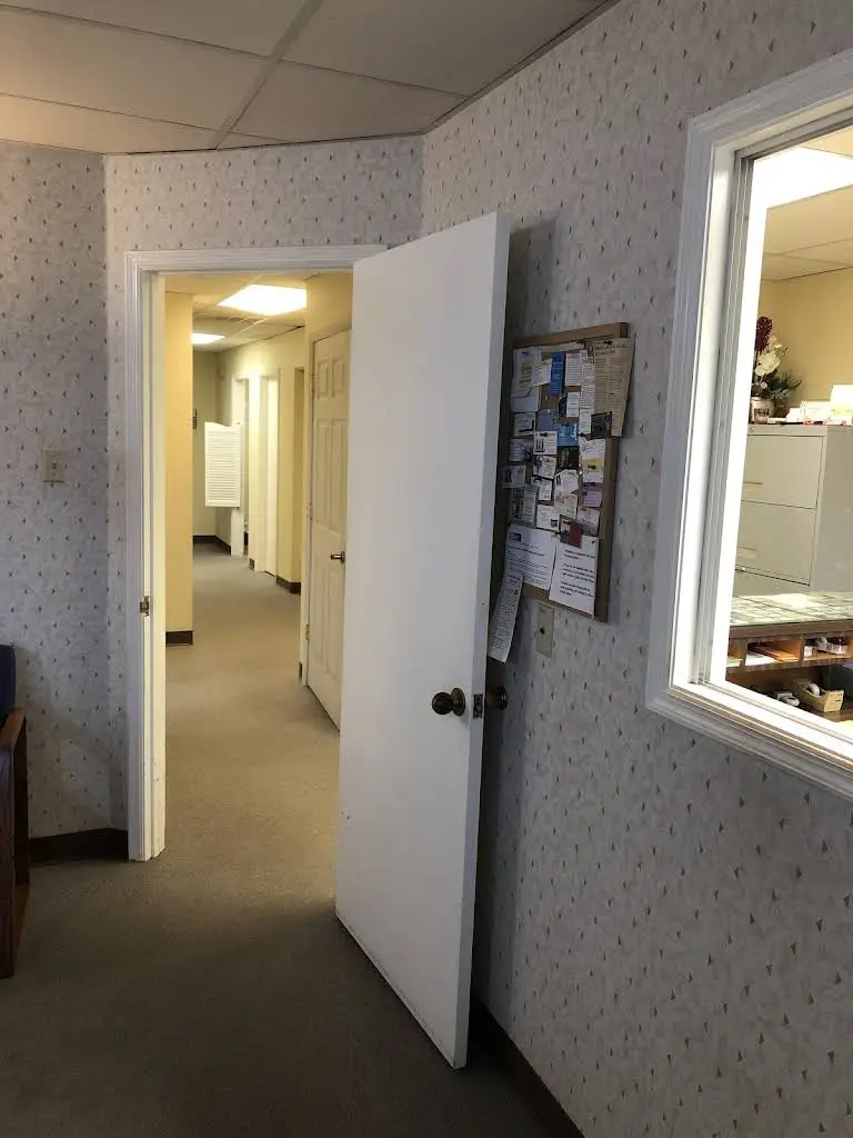 Roswell Complete Dentistry - Professional dental clinic exterior with modern facilities