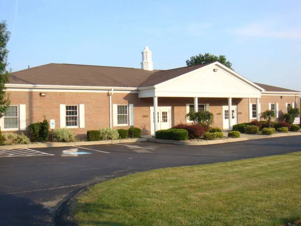 Scott E. Learn, DMD, MAGD - Professional dental clinic exterior with modern facilities