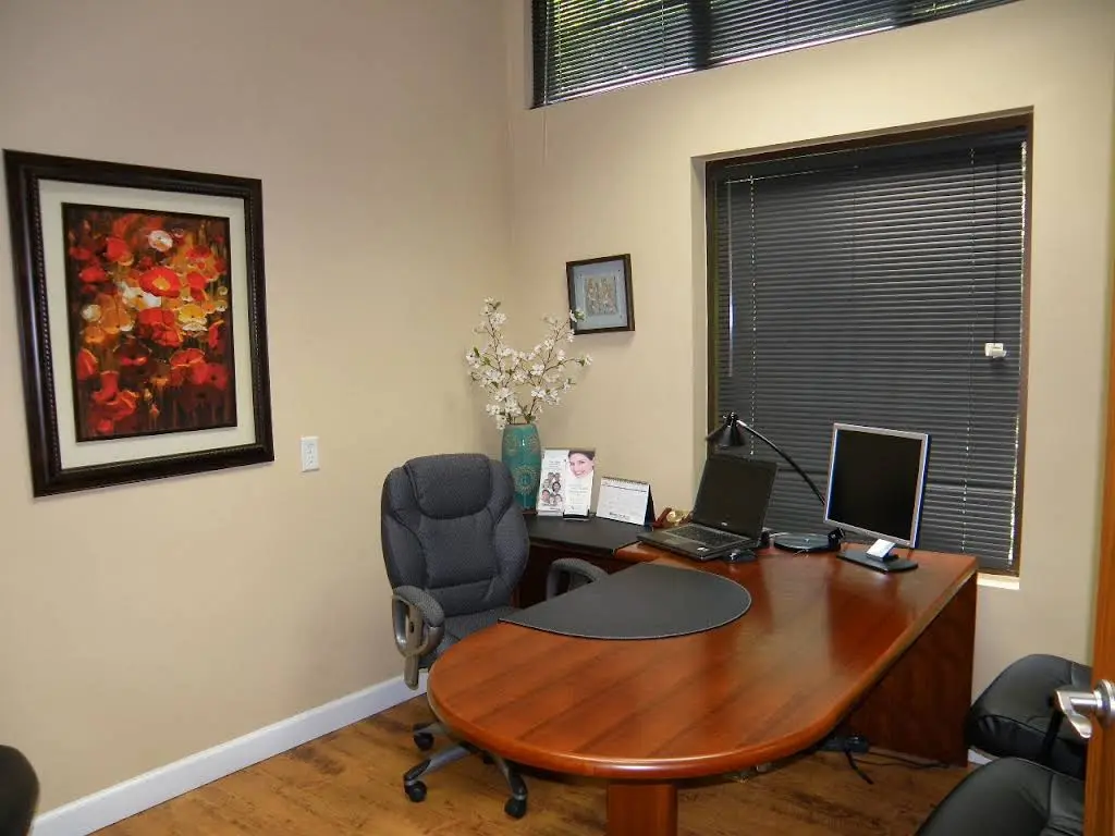 Alpharetta Comprehensive Dentistry - Professional dental clinic exterior with modern facilities