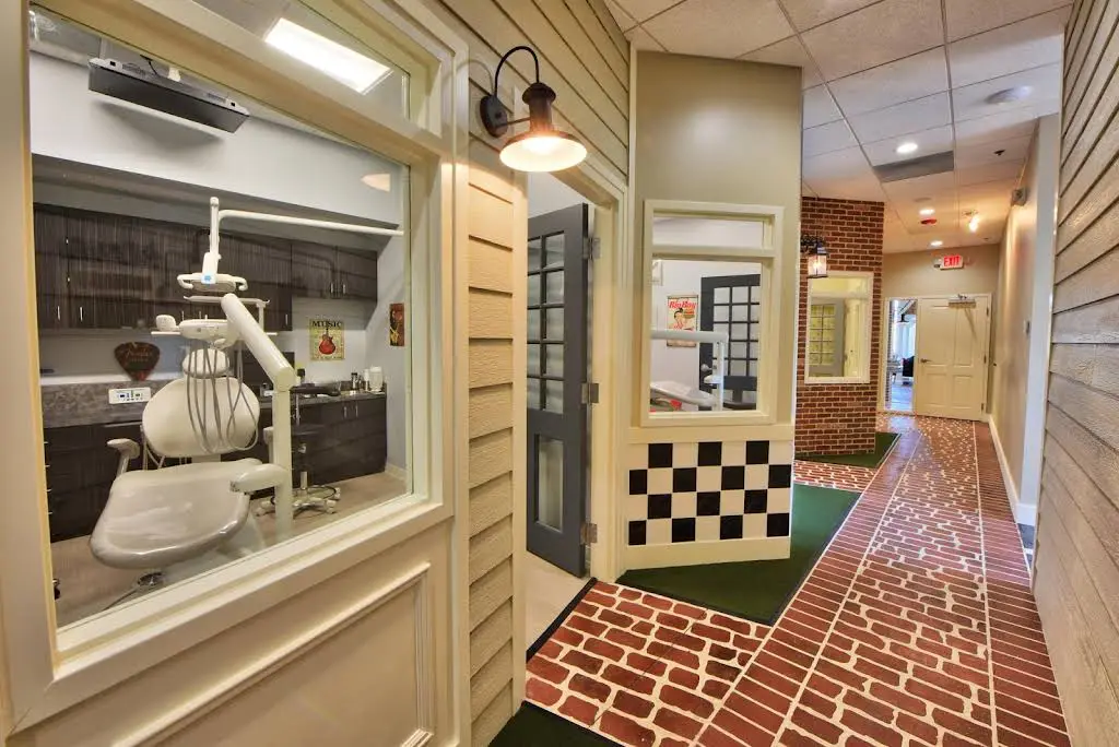 Dental Town - Professional dental clinic exterior with modern facilities