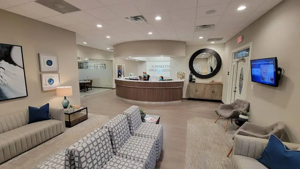 Alpharetta Smile Center - Professional dental clinic exterior with modern facilities