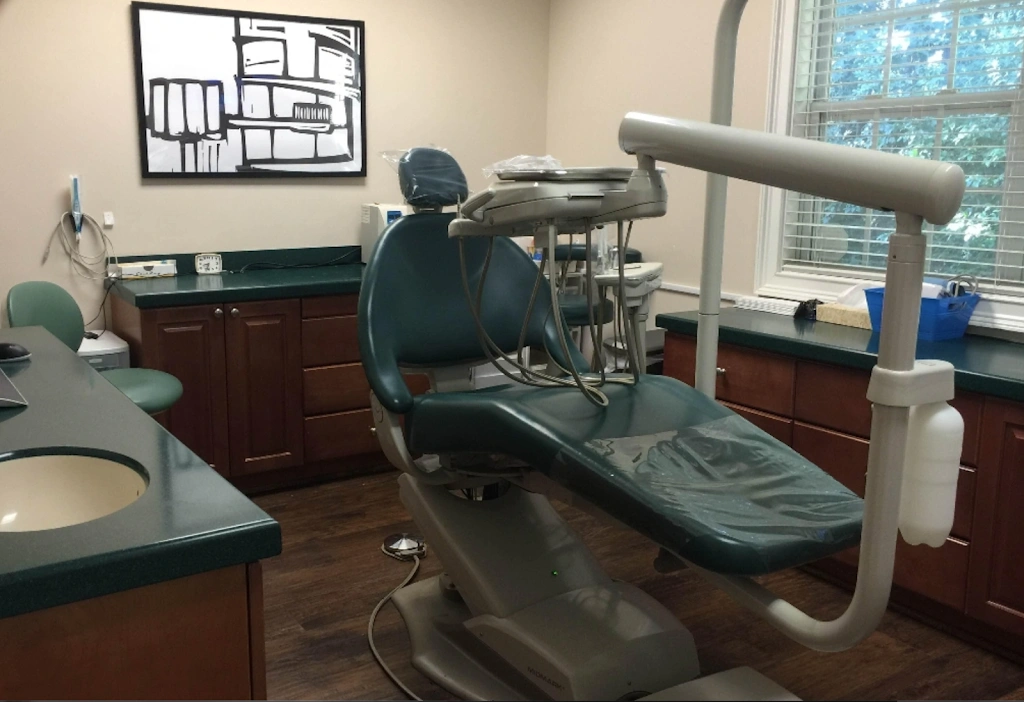 Alpharetta Creek Restorative Dentistry - Professional dental clinic exterior with modern facilities