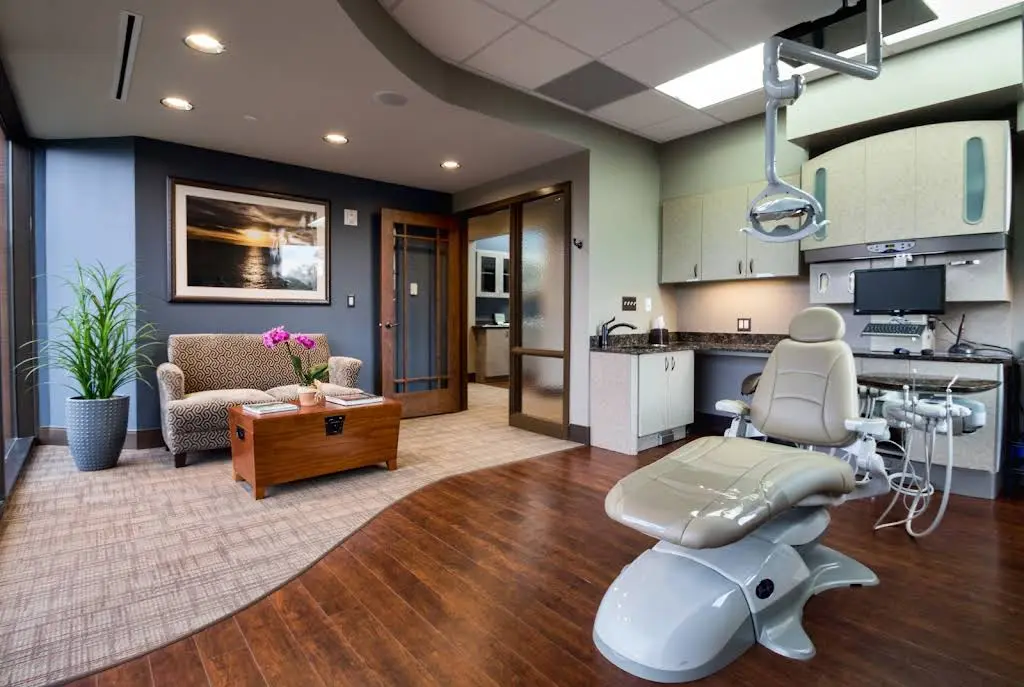 Rodney Baier, DDS - Professional dental clinic exterior with modern facilities