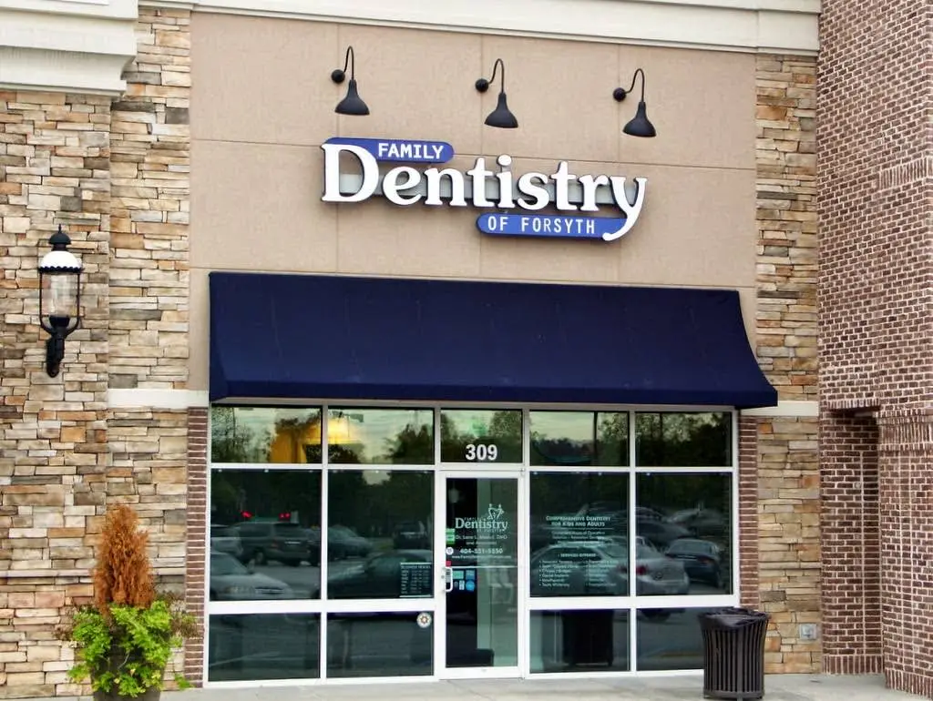 Family Dentistry of Forsyth - Professional dental clinic exterior with modern facilities