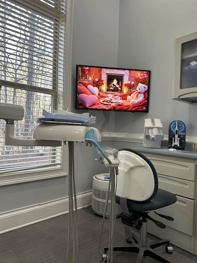 DreamSmile of Norcross - Professional dental clinic exterior with modern facilities