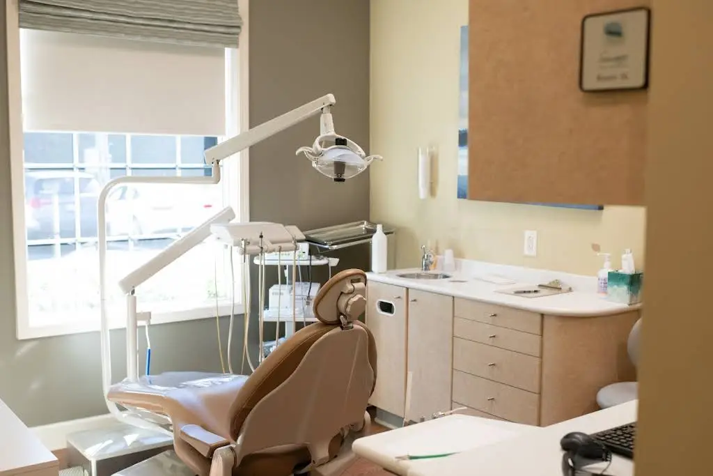 Suwanee Family Dentistry - Professional dental clinic exterior with modern facilities