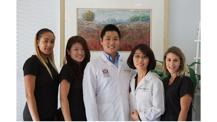Duluth Dental & Dentures - Professional dental clinic exterior with modern facilities