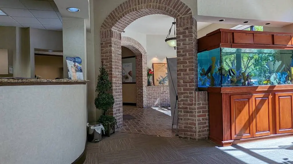 Cumming Dental Associates - Professional dental clinic exterior with modern facilities
