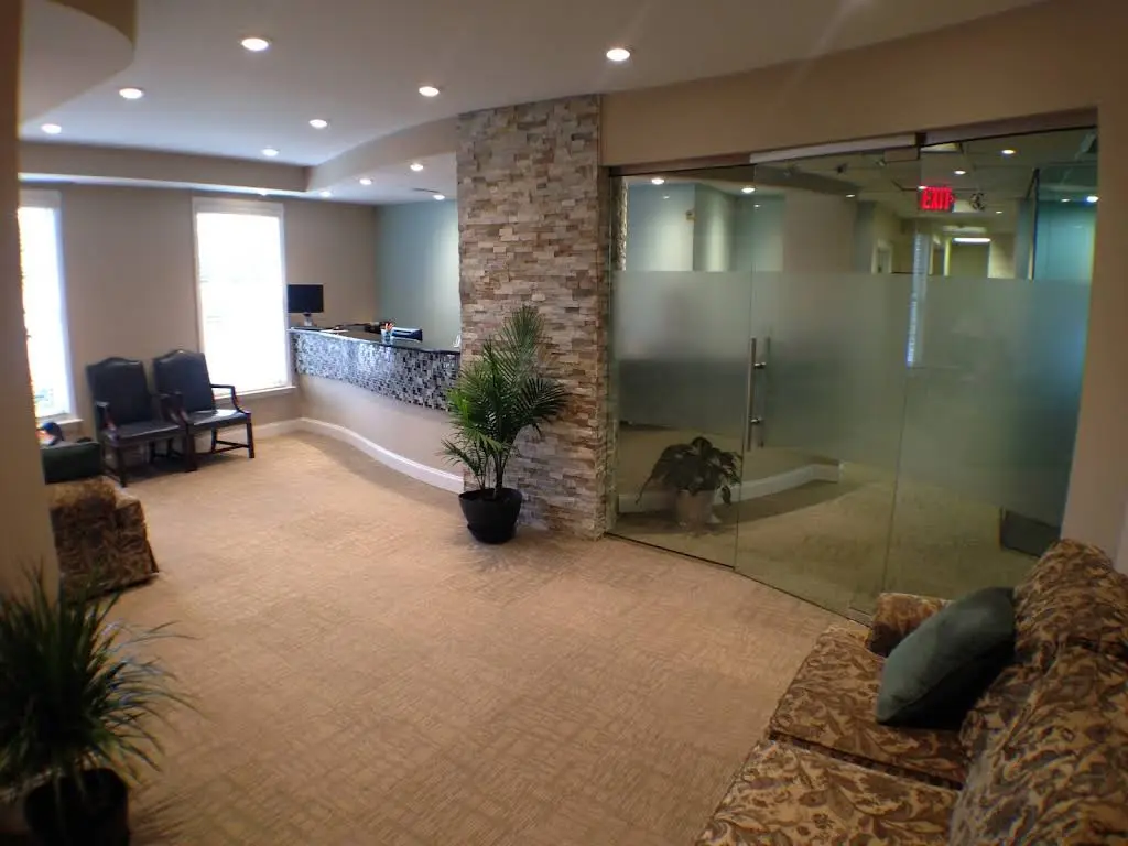 Gwinnett Family Dentistry - Professional dental clinic exterior with modern facilities