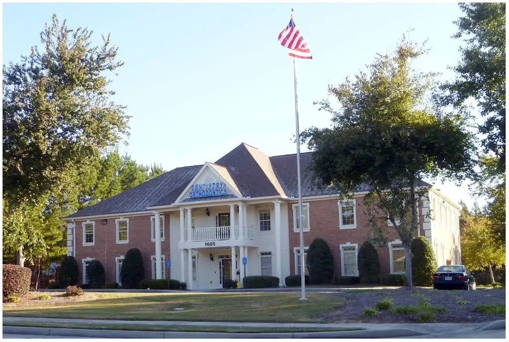 Vo Dentistry - Professional dental clinic exterior with modern facilities