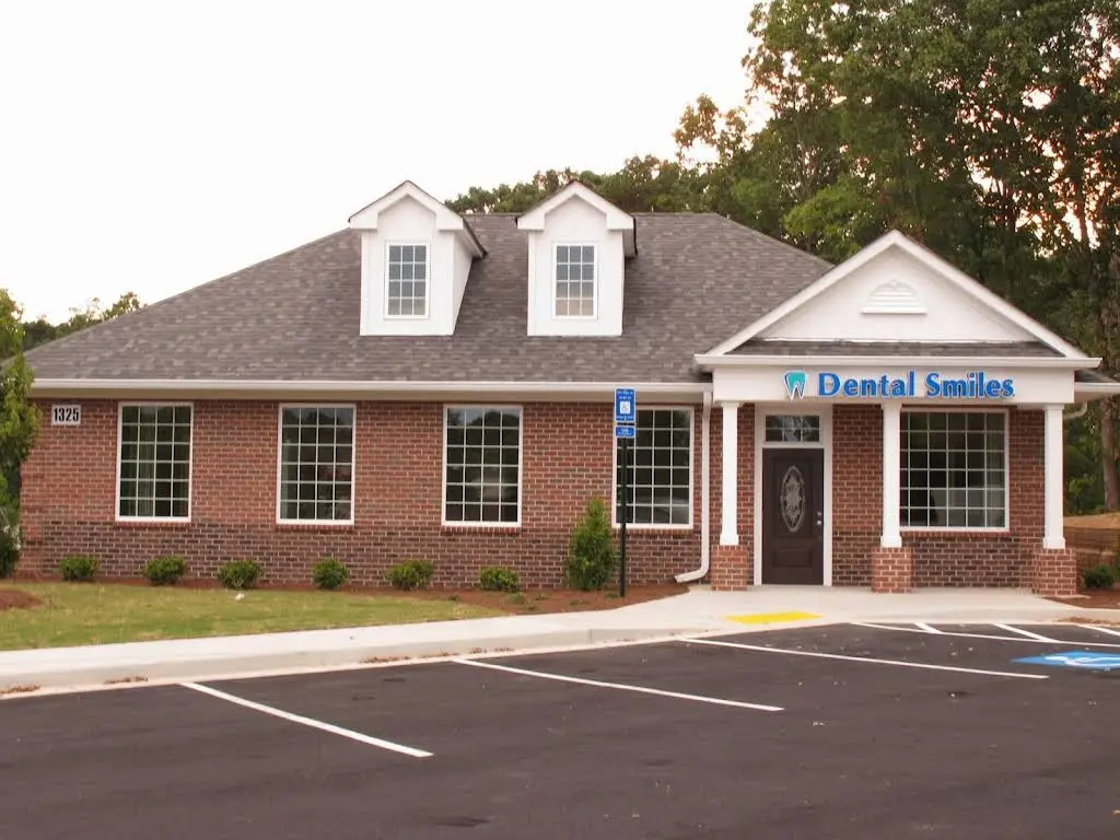 Dental Smiles At Dacula - Professional dental clinic exterior with modern facilities
