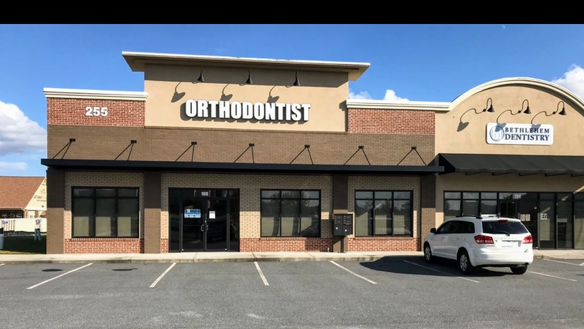 Salyer Orthodontics - Professional dental clinic exterior with modern facilities