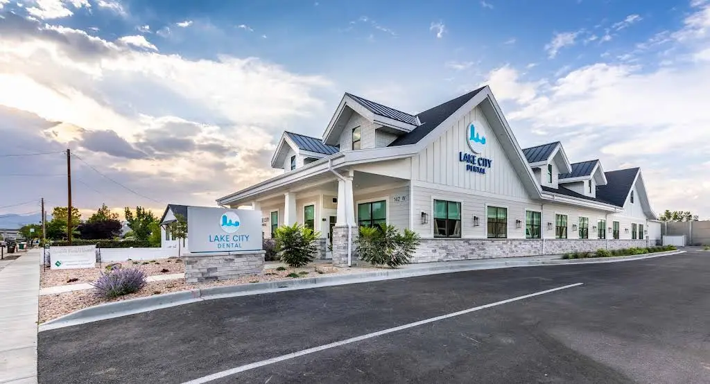 Lake City Dental - Professional dental clinic exterior with modern facilities