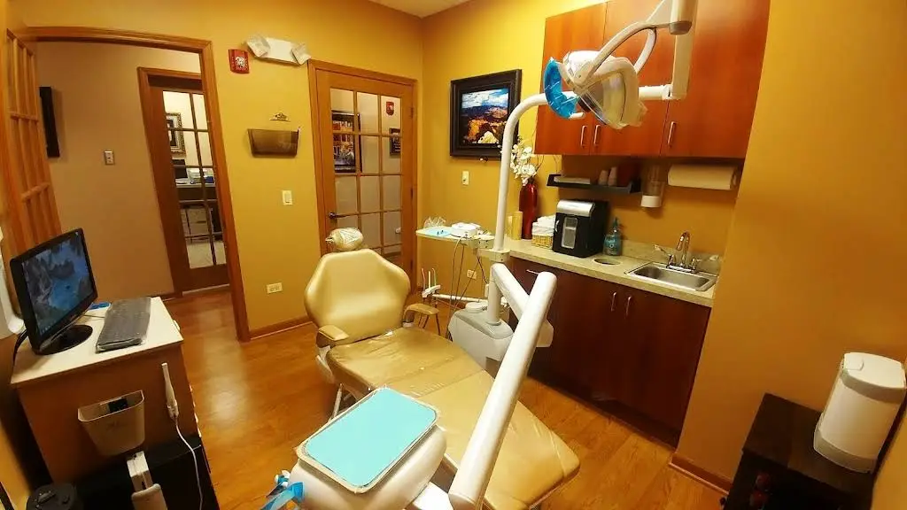 Smile Creations Dental - Professional dental clinic exterior with modern facilities