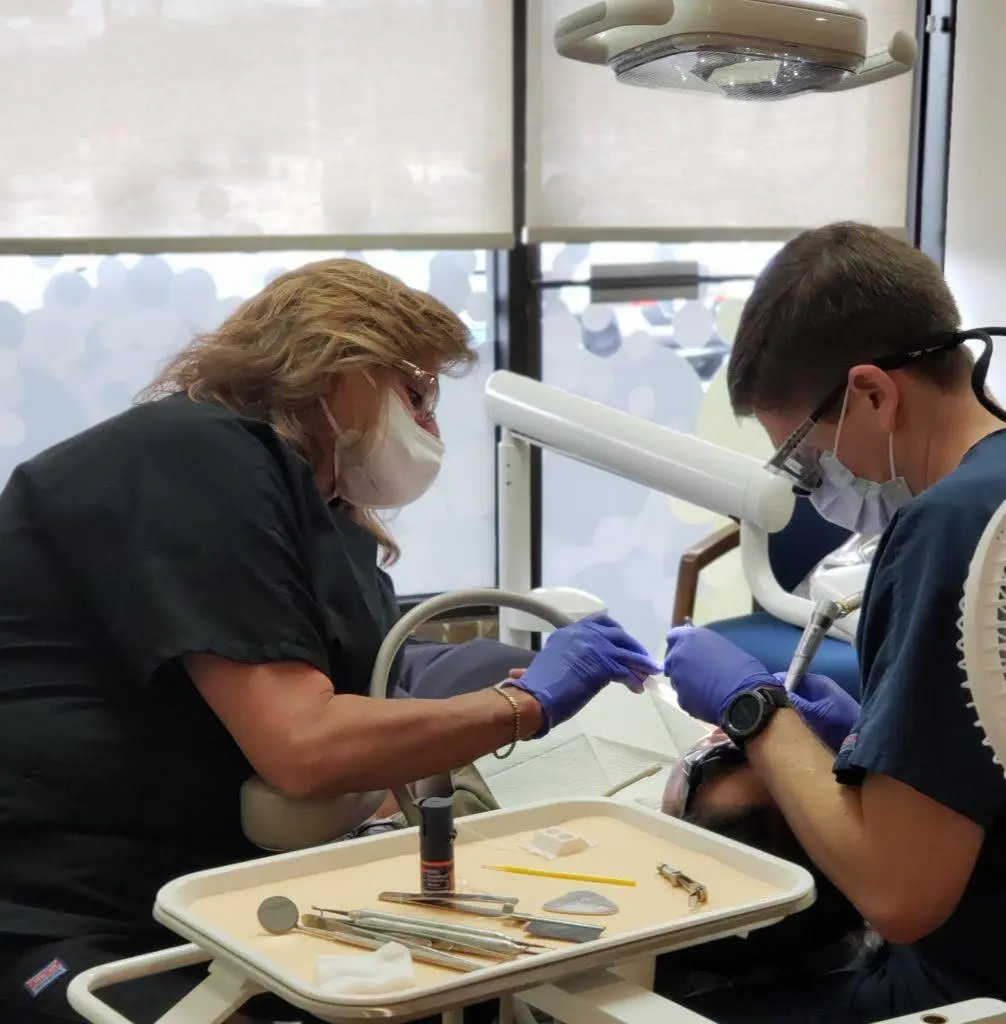 Brian Homann, DDS - Professional dental clinic exterior with modern facilities
