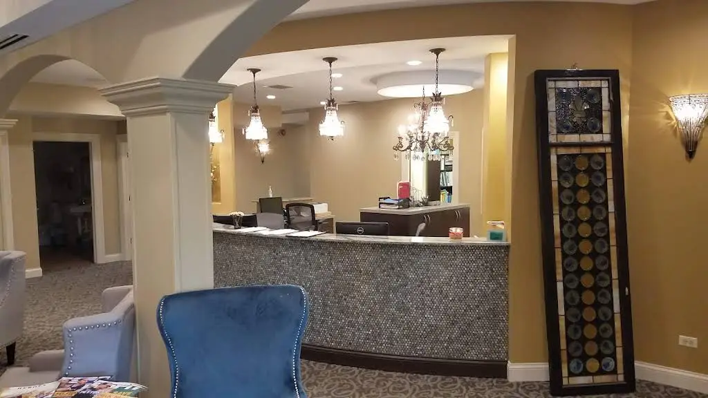 Couri Dental Group - Professional dental clinic exterior with modern facilities