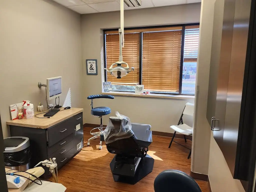 Platinum Dental of West Jordan - Professional dental clinic exterior with modern facilities