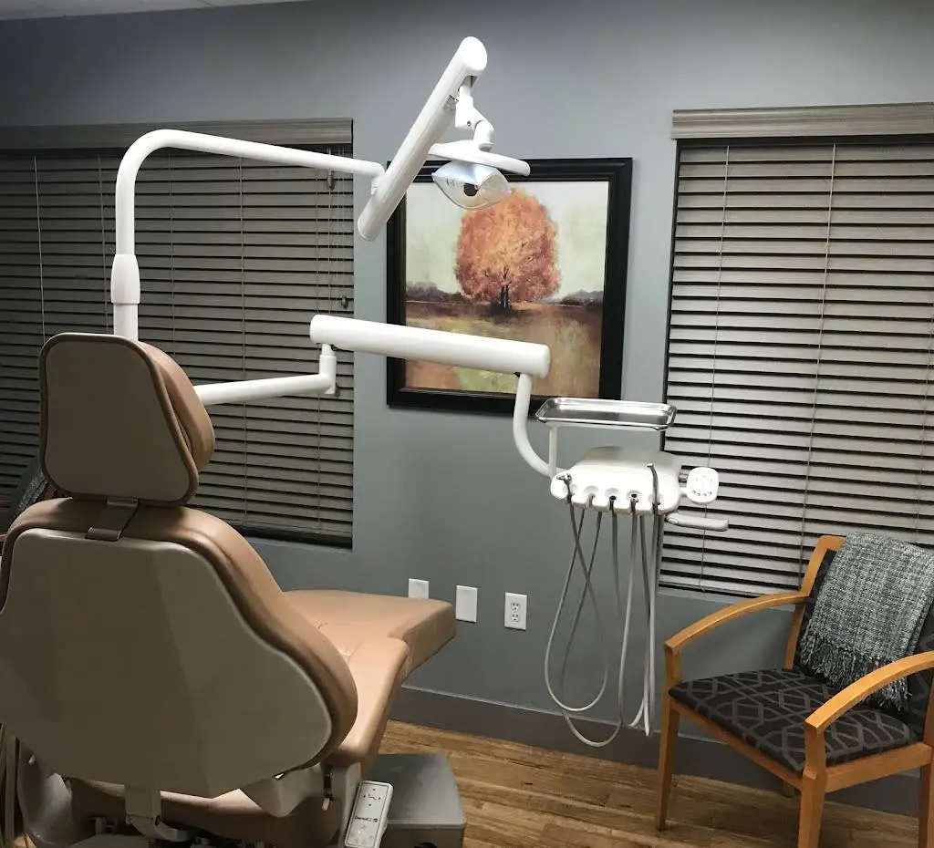 Peak Dental Utah - Professional dental clinic exterior with modern facilities